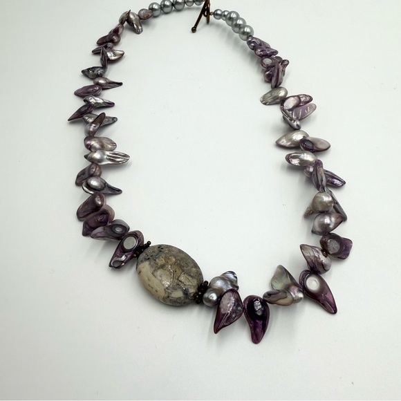 Vintage Beautiful Keshi Freshwater Pearl with Gem Stone Padent - Picture 3 of 6